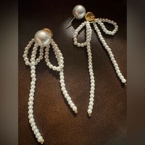 Bow Pearl Earrings